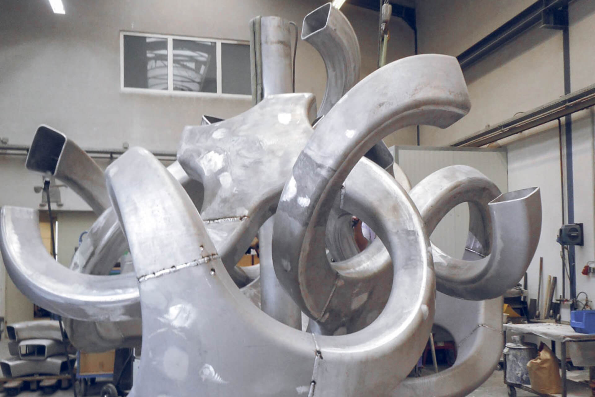 将铸件的各个部件焊接在一起