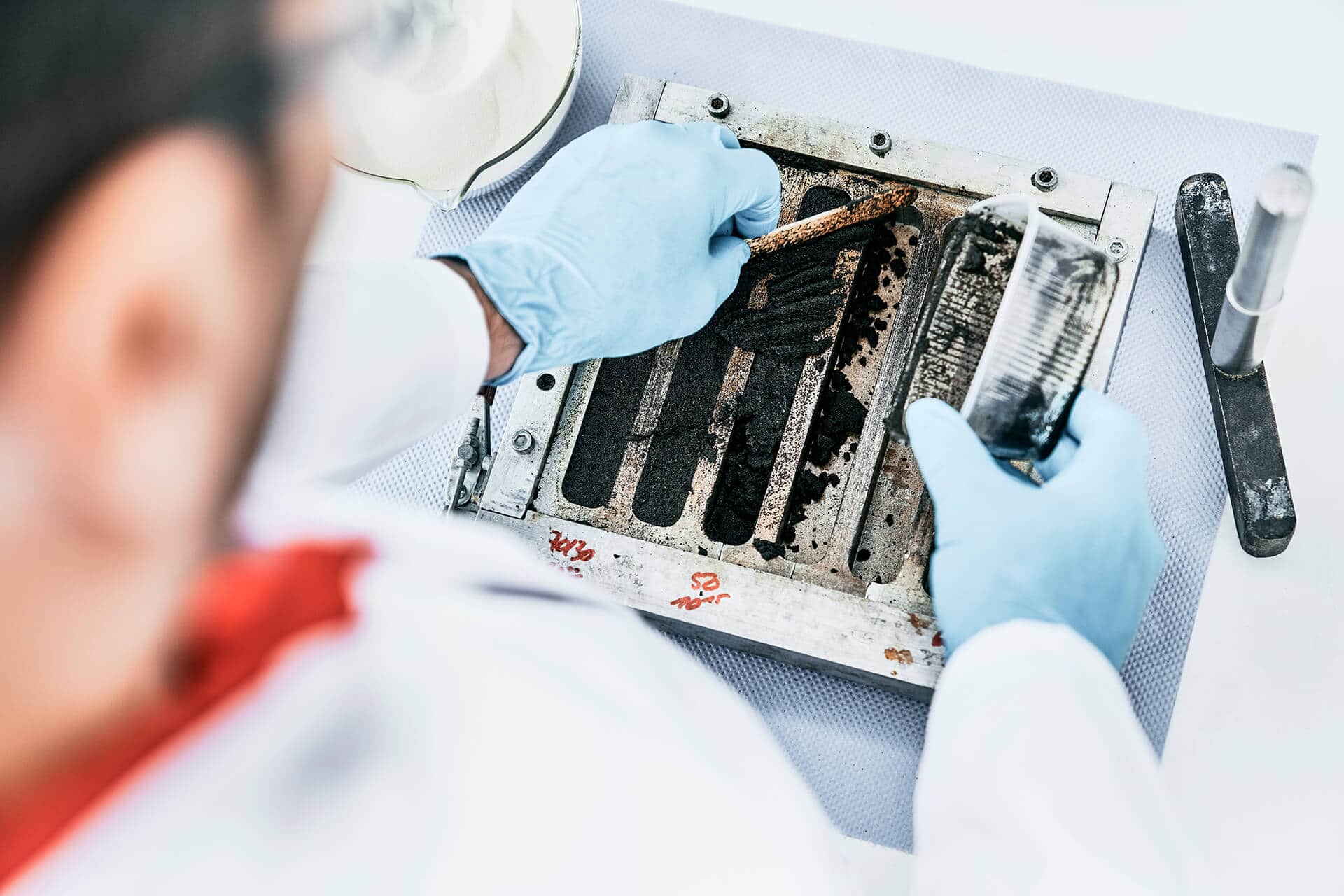 Voxeljet公司在VX200上的材料开发